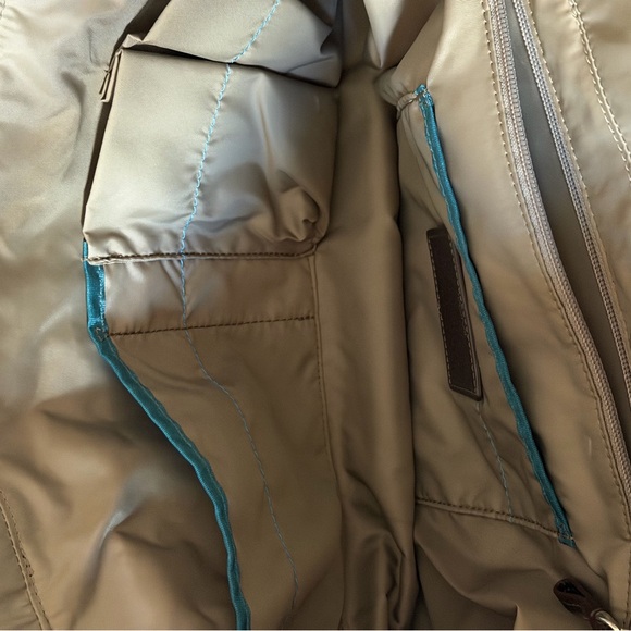 Tumi Quintessential Teal Tote Bag, 100% Nylon - Picture 8 of 9